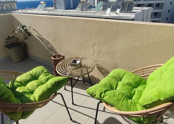 2-Luxury Jacuzzi White Suite By The Sea